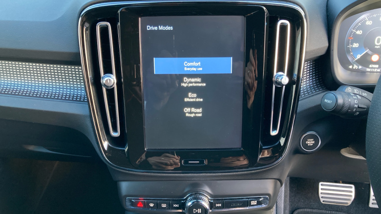 Volvo Xc40 2.0 D3 R DESIGN 5dr AWD Geartronic Diesel Estate